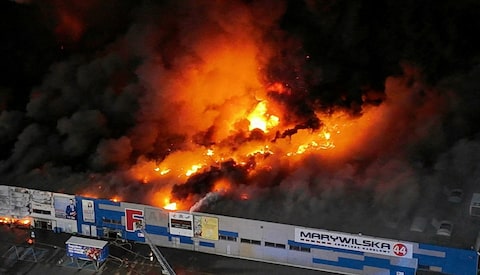 Shopping centre ablaze in Warsaw